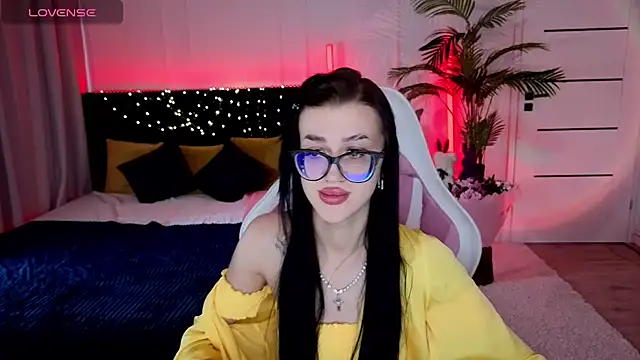 Snapshot of Ariella_Me chatting on July 3, 2026, 6:09 am Ariella Me online show from July 3, 2026, 6:09 am