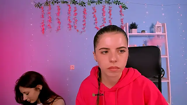 Snapshot of lyra_desire chatting on June 17, 2026, 6:42 pm lyra desire online show from June 17, 2026, 6:42 pm