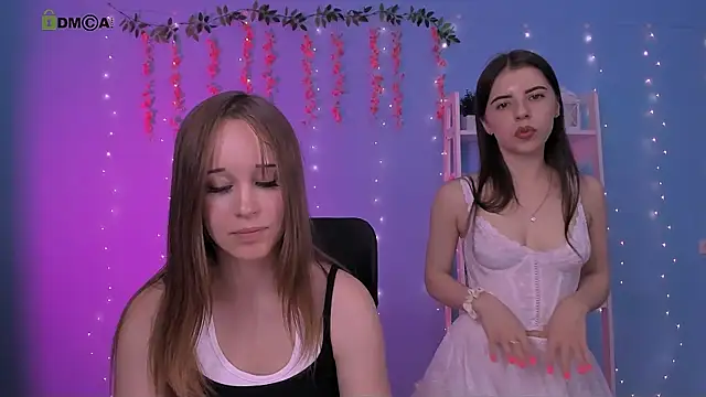 Snapshot of lyra_desire chatting on June 25, 2026, 7:29 pm lyra desire online show from June 25, 2026, 7:29 pm