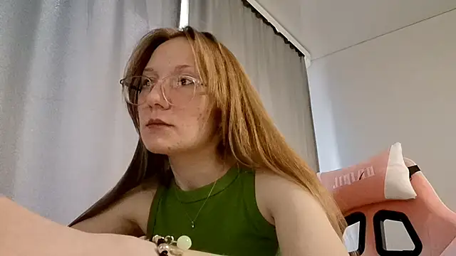 Snapshot of LauraTurber chatting on May 22, 2026, 2:55 pm LauraTurber online show from May 22, 2026, 2:55 pm