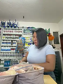 Snapshot of ISABELLA__LUNA chatting on June 17, 2026, 1:23 pm ISABELLA LUNA online show from June 17, 2026, 1:23 pm