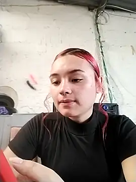 Snapshot of Arianna_01 chatting on May 20, 2026, 3:29 pm Arianna 01 online show from May 20, 2026, 3:29 pm