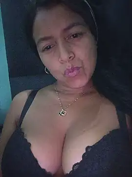 Ateneaxxxx online show from May 20, 2026, 3:56 am