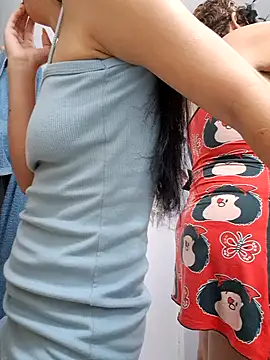 HOTANDSKINNY online show from July 3, 2026, 11:27 am
