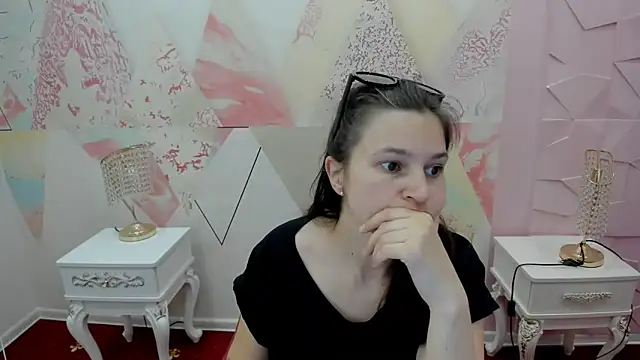Snapshot of Cenny_love chatting on May 20, 2026, 9:15 am Cenny love online show from May 20, 2026, 9:15 am