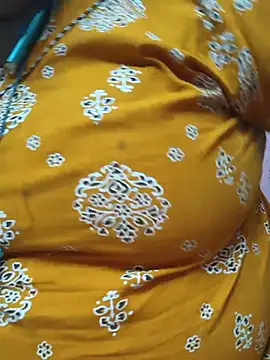 Snapshot of geetha431 chatting on July 4, 2026, 7:31 pm geetha431 online show from July 4, 2026, 7:31 pm