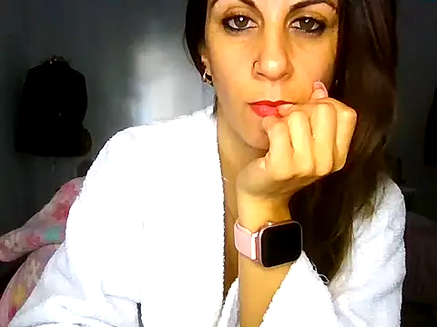 lujancita8 online show from May 21, 2026, 12:01 pm