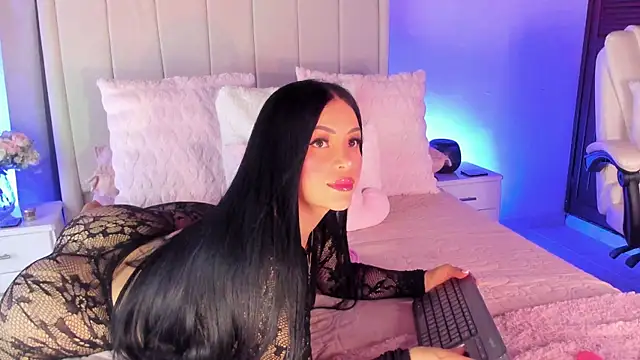Alannawolff online show from July 12, 2026, 12:45 am