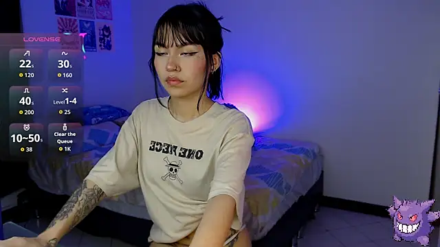 NicoRobin7 online show from July 24, 2026, 1:36 am