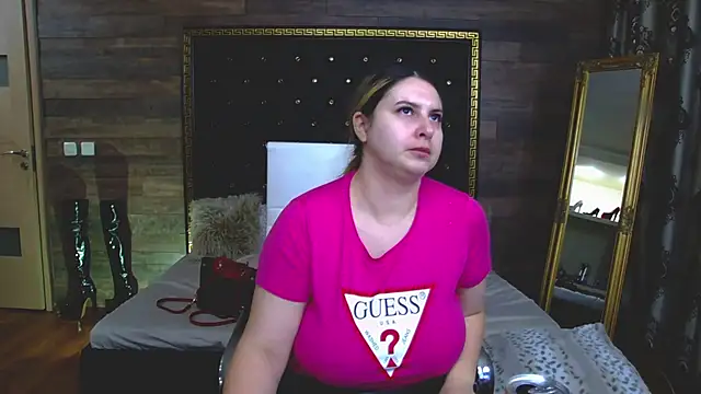 Snapshot of MiraHaze chatting on January 6, 2025, 1:30 pm MiraHaze online show from January 6, 2025, 1:30 pm