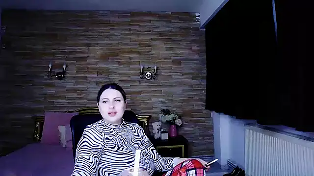 Snapshot of MiraHaze chatting on January 29, 2025, 5:02 pm MiraHaze online show from January 29, 2025, 5:02 pm