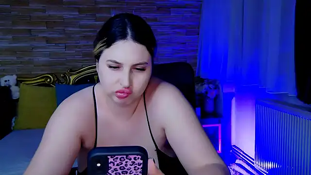 Snapshot of MiraHaze chatting on February 8, 2025, 6:12 pm MiraHaze online show from February 8, 2025, 6:12 pm