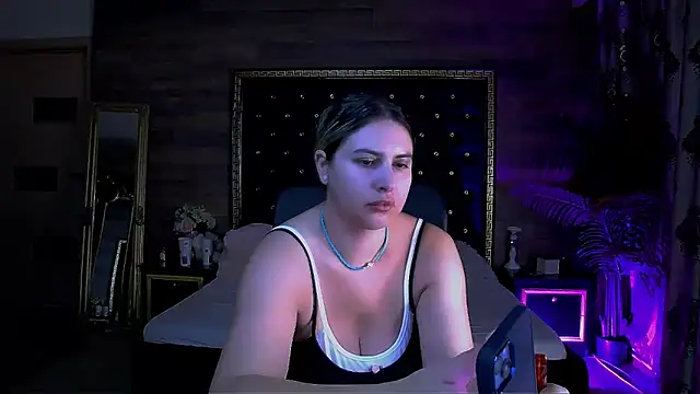 Snapshot of MiraHaze chatting on September 15, 2025, 7:52 am MiraHaze online show from September 15, 2025, 7:52 am