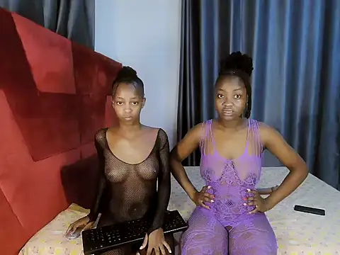  baddiedoll  online show from July 4, 2026, 3:07 pm
