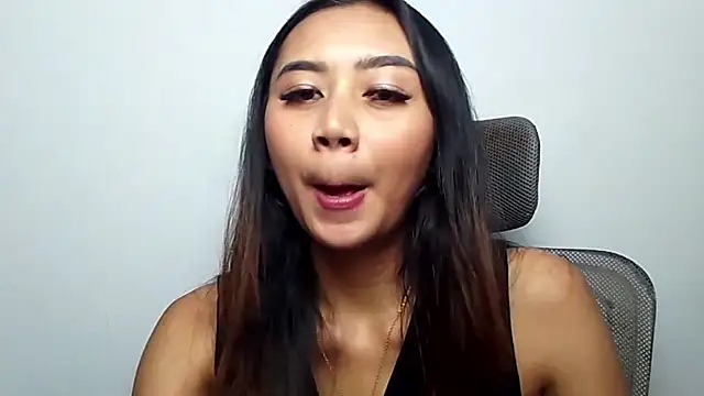 Snapshot of KristieOrtmann chatting on July 1, 2026, 6:15 am KristieOrtmann online show from July 1, 2026, 6:15 am