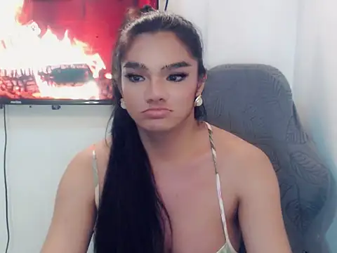 Snapshot of HollyFoxy69 chatting on May 21, 2026, 12:45 pm HollyFoxy69 online show from May 21, 2026, 12:45 pm