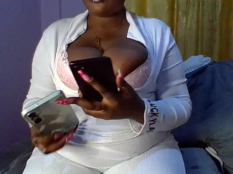 Snapshot of blessed020 chatting on June 5, 2026, 5:25 am blessed020 online show from June 5, 2026, 5:25 am