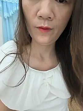Snapshot of Lye_lovely chatting on June 21, 2026, 10:01 pm Lye lovely online show from June 21, 2026, 10:01 pm