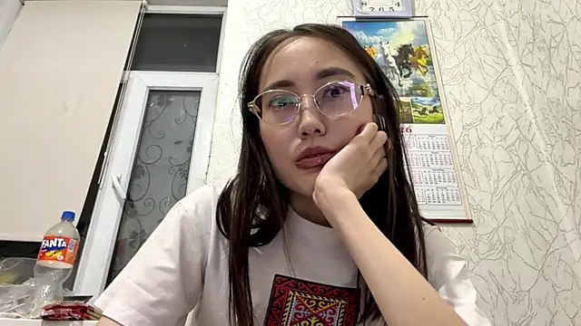 VickieTrudo online show from June 5, 2026, 9:09 pm