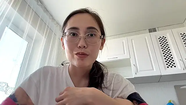 VickieTrudo online show from July 14, 2026, 11:27 am
