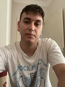 imjustaboyy1 online show from July 4, 2026, 12:33 pm
