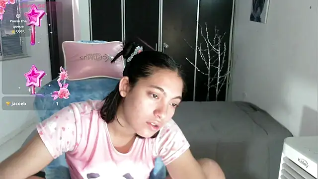 Snapshot of Dolce_more chatting on June 19, 2026, 1:04 pm Dolce more online show from June 19, 2026, 1:04 pm