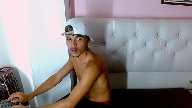 Snapshot of Angel_foxc13 chatting on June 12, 2026, 4:39 pm Angel foxc13 online show from June 12, 2026, 4:39 pm