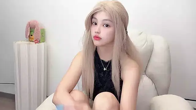 jiangjiang2005 online show from June 6, 2026, 4:12 pm