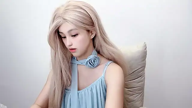 jiangjiang2005 online show from July 7, 2026, 4:44 pm