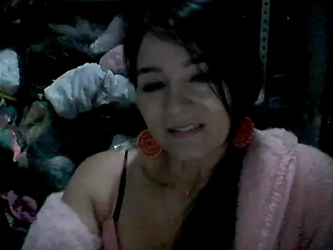 Snapshot of Anlly_garcia002 chatting on June 7, 2026, 5:33 am Anlly garcia002 online show from June 7, 2026, 5:33 am