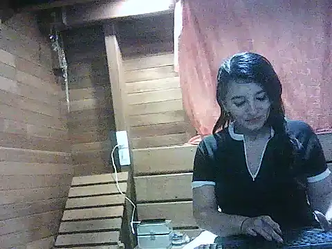 Snapshot of Anlly_garcia002 chatting on June 10, 2026, 6:01 am Anlly garcia002 online show from June 10, 2026, 6:01 am