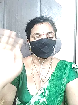 Snapshot of Leela_555 chatting on June 25, 2026, 8:35 pm Leela 555 online show from June 25, 2026, 8:35 pm