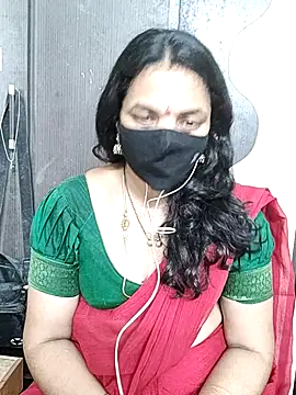 Snapshot of Leela_555 chatting on July 13, 2026, 4:04 am Leela 555 online show from July 13, 2026, 4:04 am