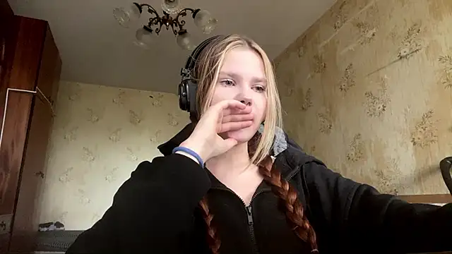 SusanaLeichty online show from May 30, 2026, 6:21 am