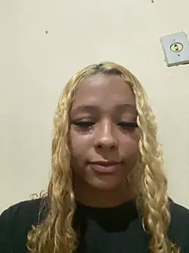 littlehoney00 online show from July 29, 2026, 8:40 pm