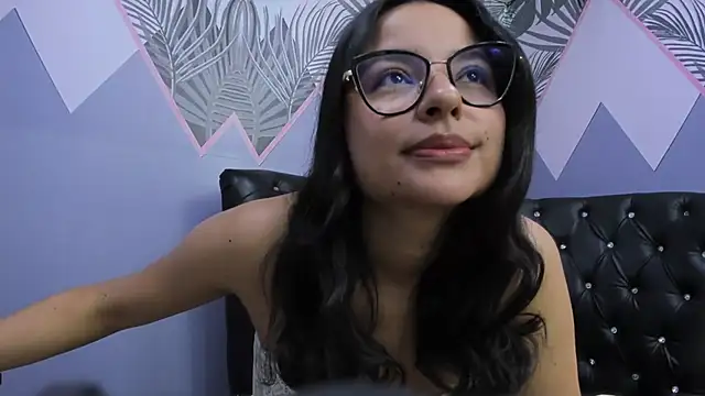 Snapshot of AuroraGreyy chatting on July 3, 2026, 11:38 am AuroraGreyy online show from July 3, 2026, 11:38 am