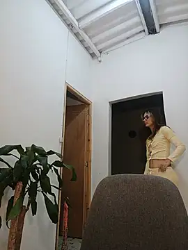 Snapshot of karenarango chatting on June 11, 2026, 9:40 am karenarango online show from June 11, 2026, 9:40 am