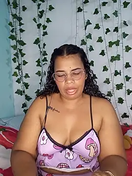 Snapshot of Bigass_Curly02 chatting on June 16, 2026, 2:03 am Bigass Curly02 online show from June 16, 2026, 2:03 am