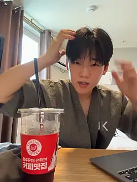 k-kinky online show from June 28, 2026, 8:09 am