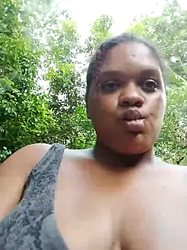 Aliixx09 online show from May 25, 2026, 11:00 pm