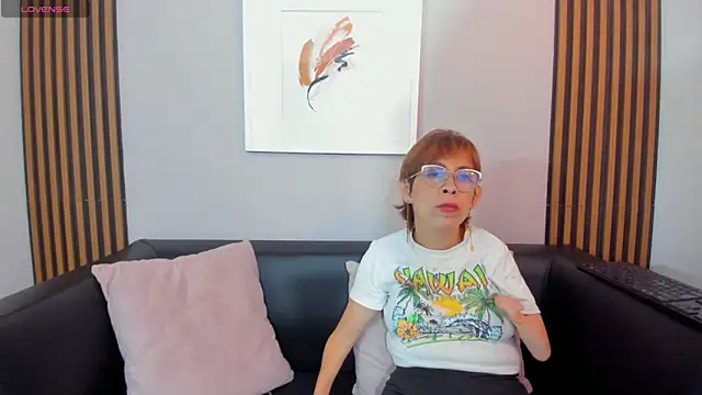 Snapshot of Madame_mature1 chatting on June 16, 2026, 8:00 pm Madame mature1 online show from June 16, 2026, 8:00 pm