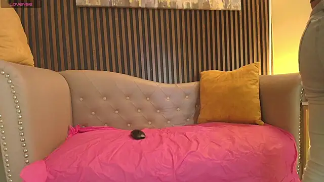 Snapshot of Madame_mature1 chatting on July 9, 2026, 2:32 pm Madame mature1 online show from July 9, 2026, 2:32 pm