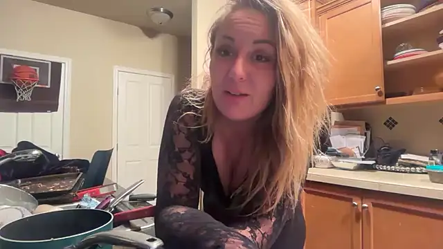 Snapshot of missbritneyfoxx chatting on May 23, 2026, 6:07 am missbritneyfoxx online show from May 23, 2026, 6:07 am