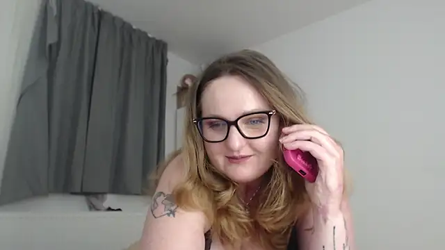 Snapshot of JessicaBake chatting on May 26, 2026, 6:37 pm JessicaBake online show from May 26, 2026, 6:37 pm