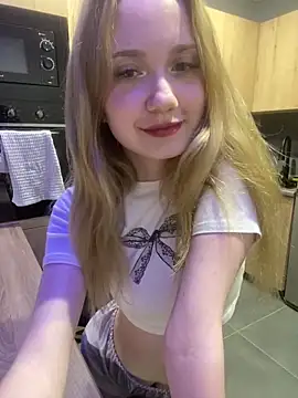 Snapshot of MiraNight chatting on May 31, 2026, 3:08 pm MiraNight online show from May 31, 2026, 3:08 pm