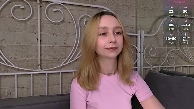 Snapshot of RachelVacsler chatting on June 9, 2026, 3:45 pm RachelVacsler online show from June 9, 2026, 3:45 pm