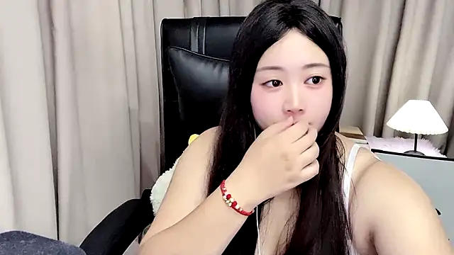 Luckysisi-s online show from June 22, 2026, 3:25 am