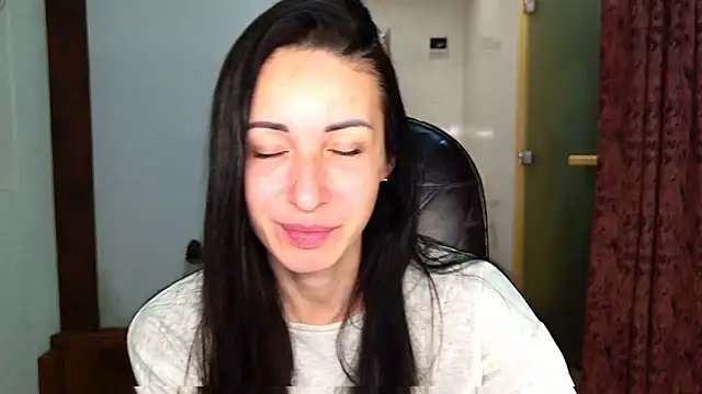 BouncySweety online show from November 22, 2025, 7:35 pm