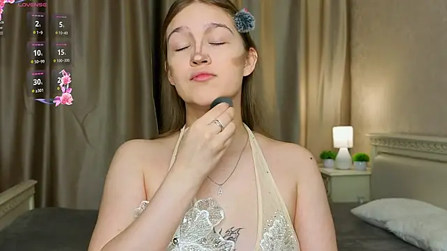 PlayfulMelly online show from June 18, 2026, 6:23 pm