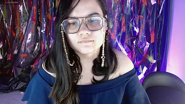 Miss  cherry  online show from May 27, 2026, 1:19 pm